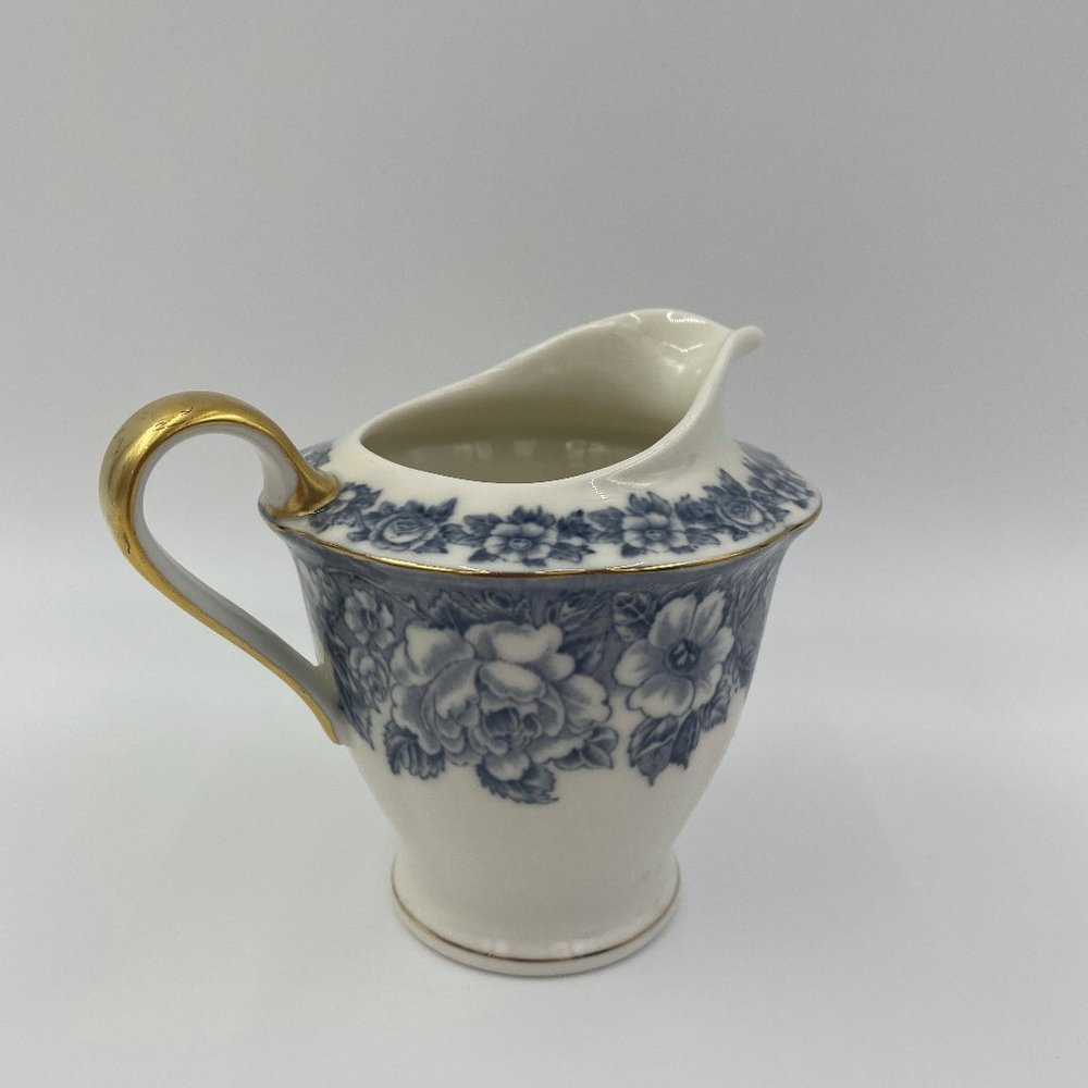 Theodore Haviland Coaching Scenes Creamer White Blue Flowers New York USA